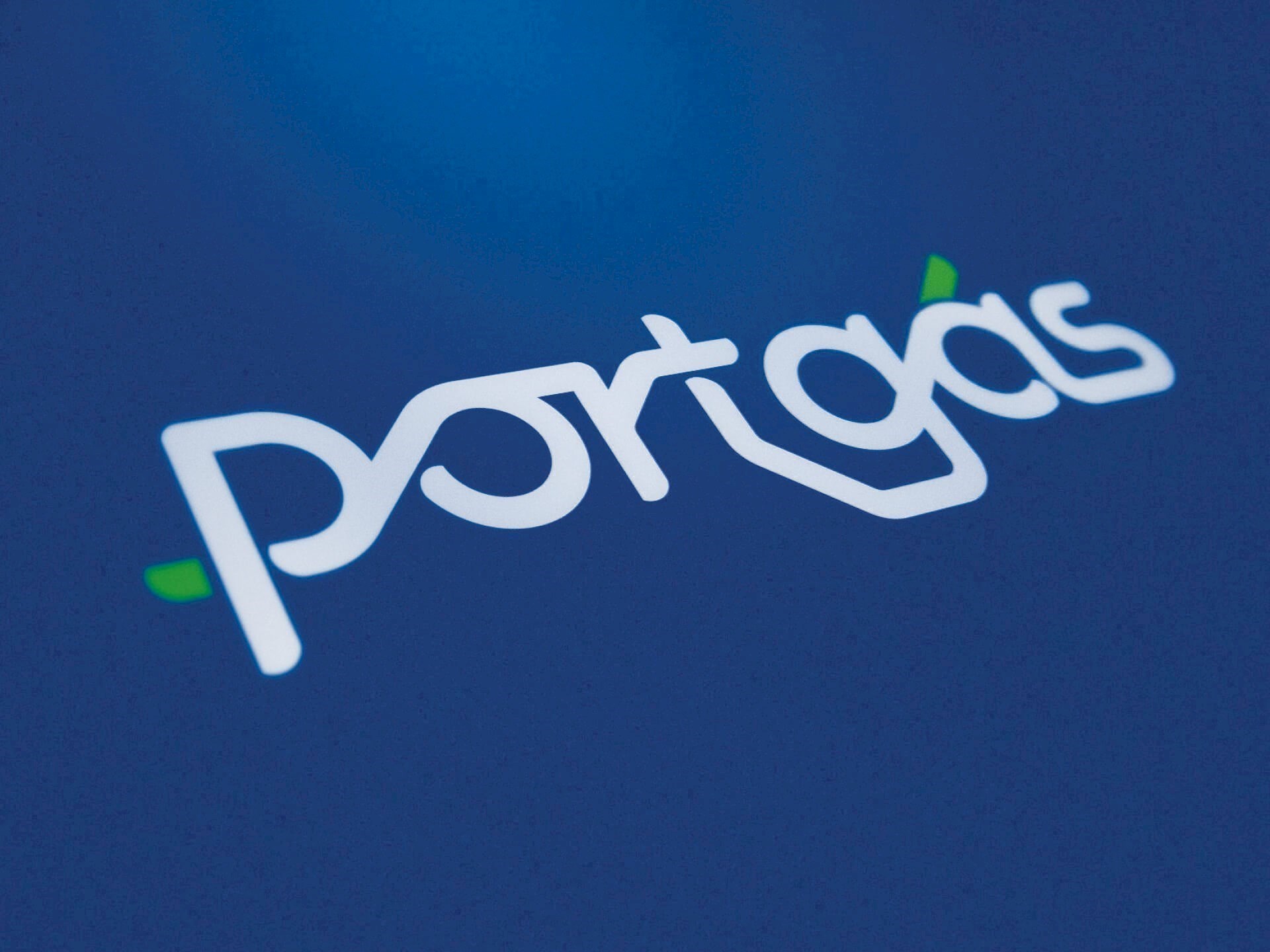 Logo da Portgás como fundo