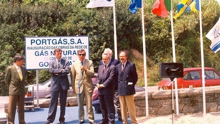 Início da construção da rede primária de gás natural Portgás